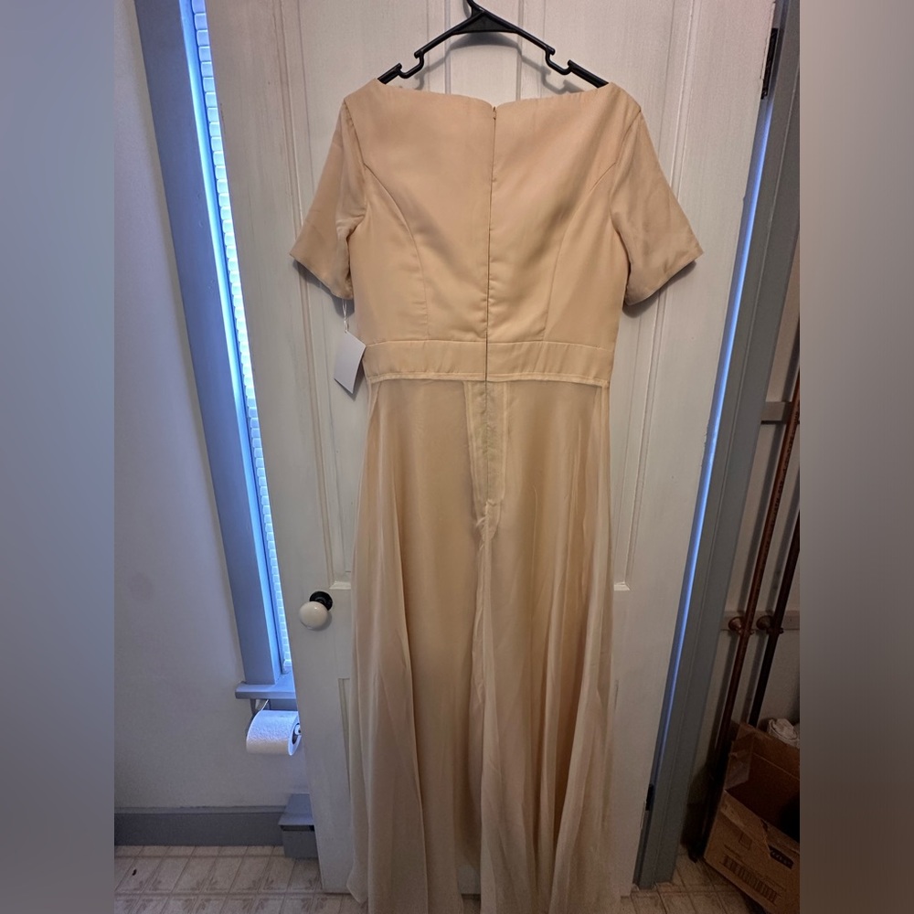 Champagne color